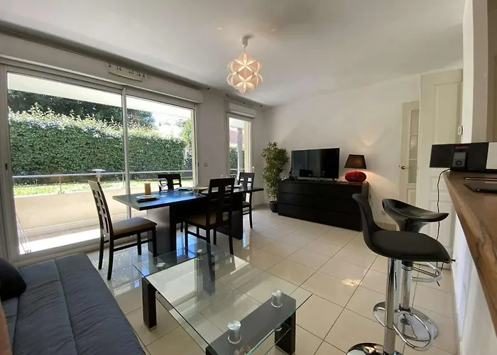 3p Avec Terrasse Et Garage, A 10min Des Plages De Juan-les-pins - Fr-1-252-171 *
