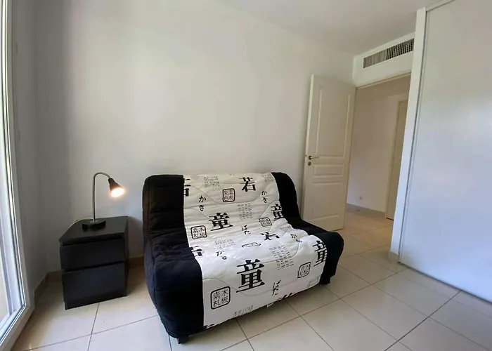 3p Avec Terrasse Et Garage, A 10min Des Plages De Juan-les-pins - Fr-1-252-171