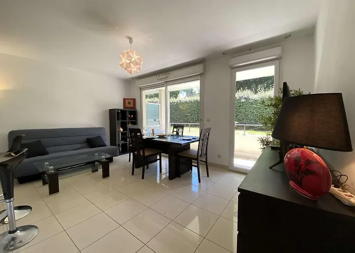 Lägenhet 3p Avec Terrasse Et Garage, A 10min Des Plages De Juan-les-pins - Fr-1-252-171